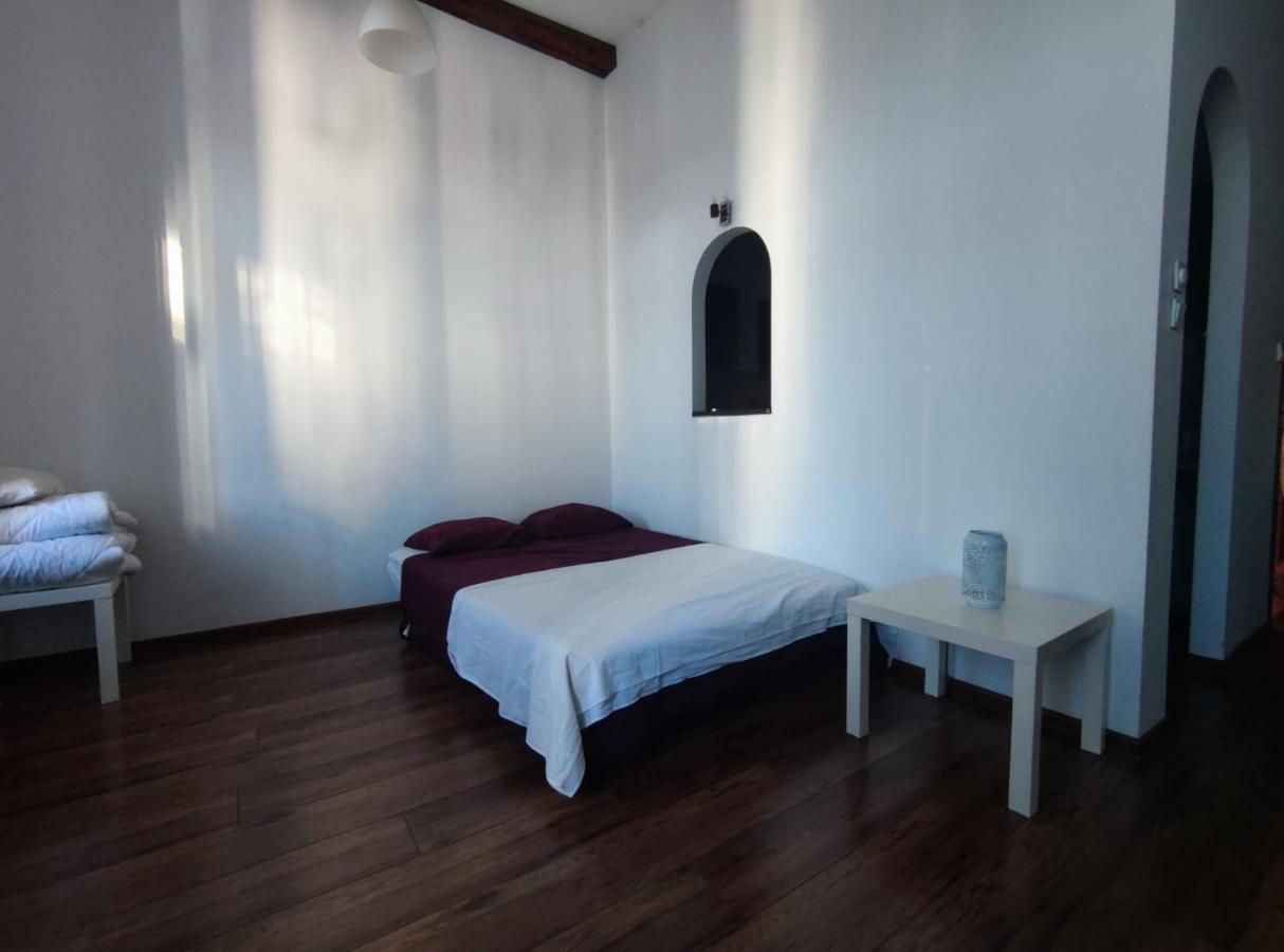 Apartment In The Heart Of Kazimierz Krakow Bagian luar foto